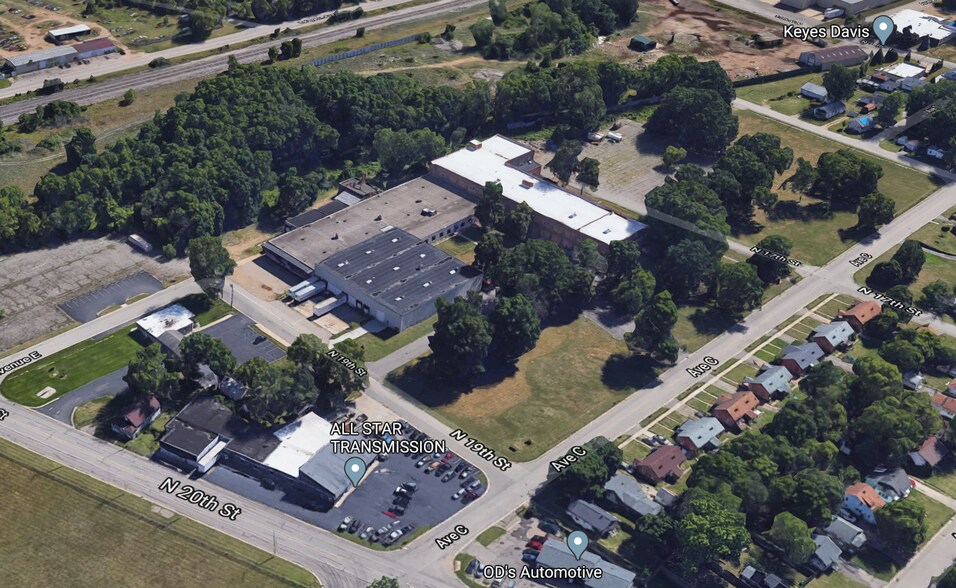 More Photos Of 126 Avenue C, Springfield Manufacturing For Sale