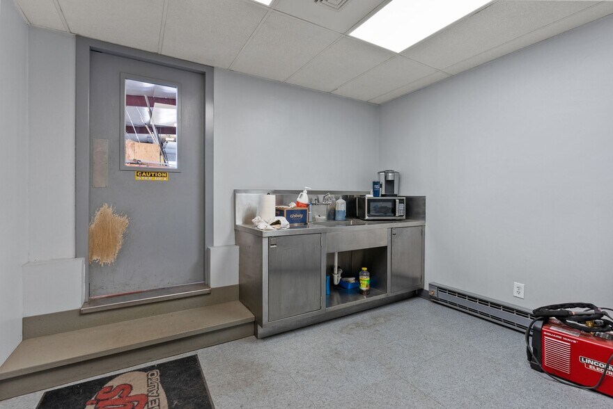 More Photos Of 3315 N Tschirley Rd, Spokane Valley Flex For Sale