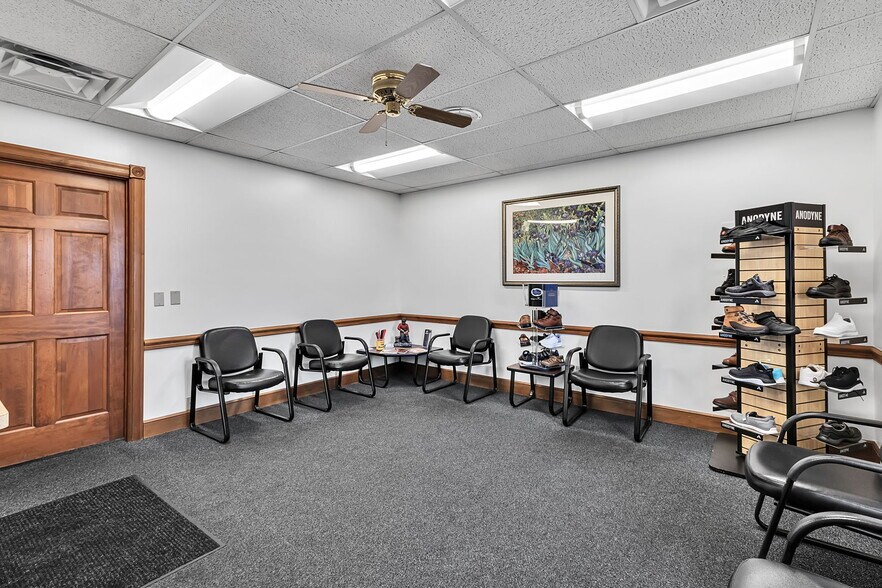 More Photos Of 4233-4227 Maple Rd, Buffalo Medical For Sale