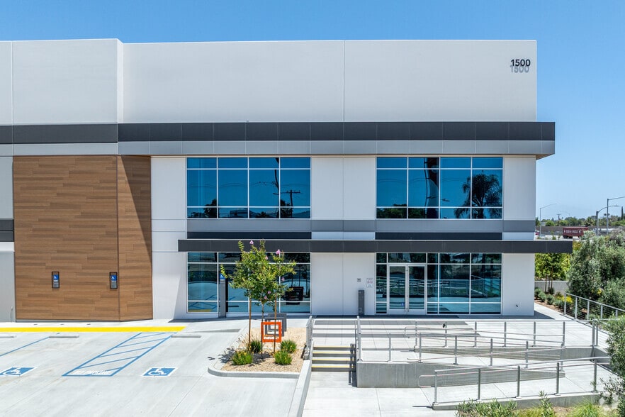 More Photos Of 1500 S Raymond Ave, Fullerton Distribution For Lease