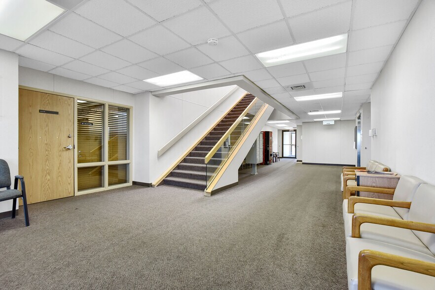 More Photos Of 425 N Highland Ave, Sherman Medical For Sale