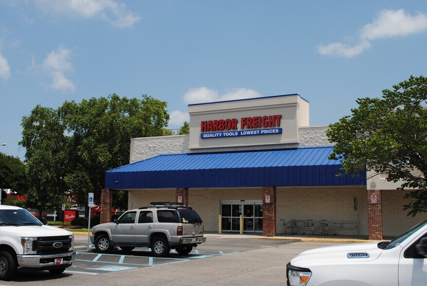 More Photos Of 701 N Battlefield Blvd, Chesapeake Unknown For Lease
