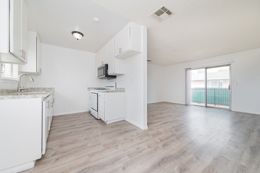 More Photos Of 16518 Avalon Ave, Victorville Apartments For Sale