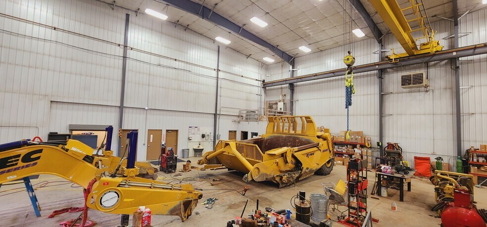 More Photos Of 860 35th Ave E, Dickinson Warehouse For Sale