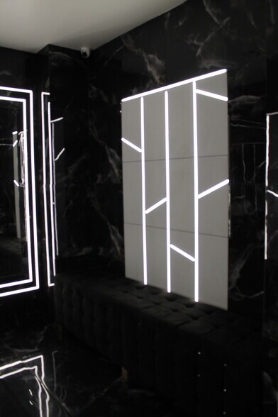 More Photos Of 7470 S Priest Dr, Tempe Restaurant For Sale