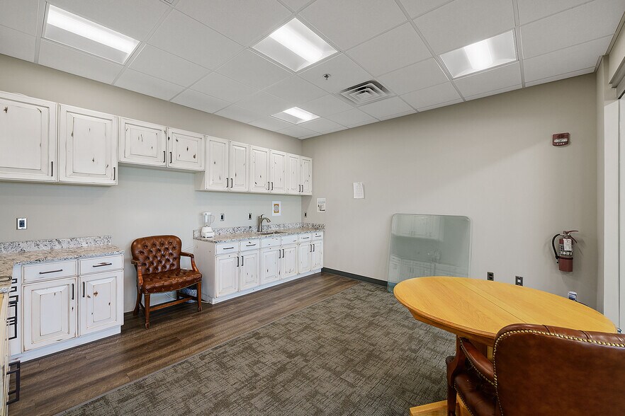 More Photos Of 6440 S Wasatch Blvd, Salt Lake City Office For Lease