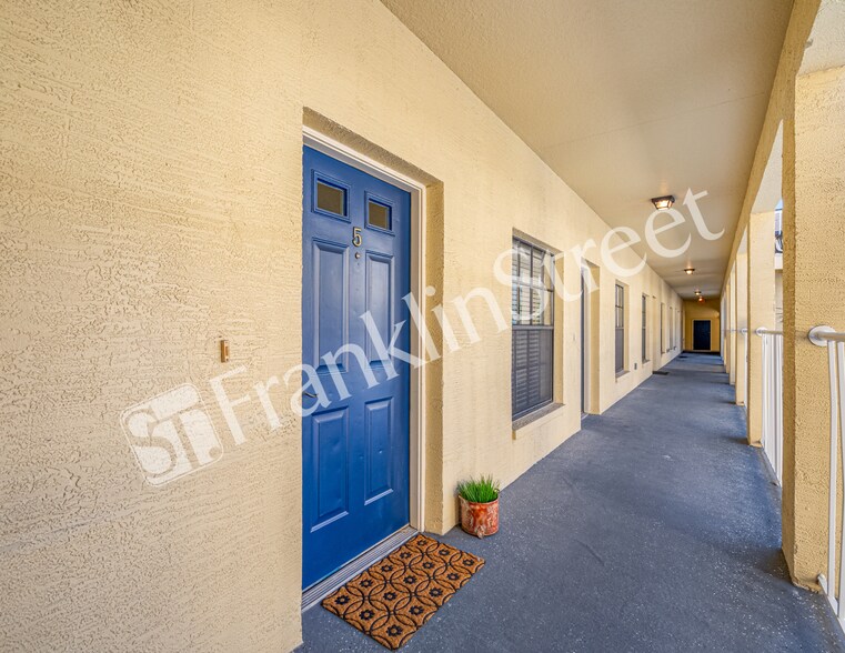 More Photos Of 10490 Chalmer St, Spring Hill Apartments For Sale