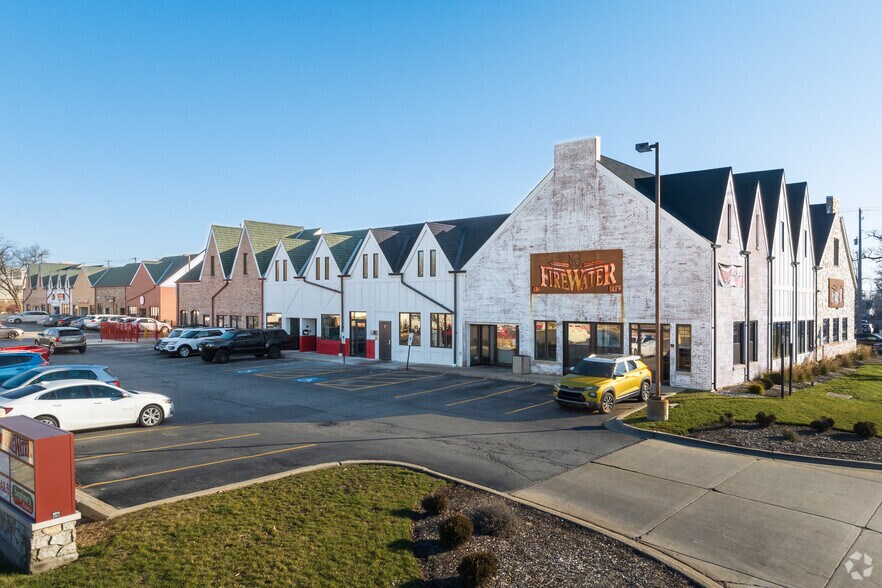 More Photos Of 623 W North Ave, Elmhurst Unknown For Lease