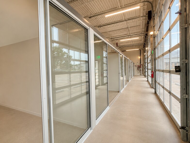 More Photos Of 1726 Austin Ave, Waco Storefront Retail Office For Lease