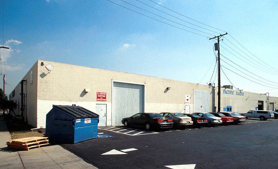 More Photos Of 2249 N Hollywood Way, Burbank Distribution For Lease