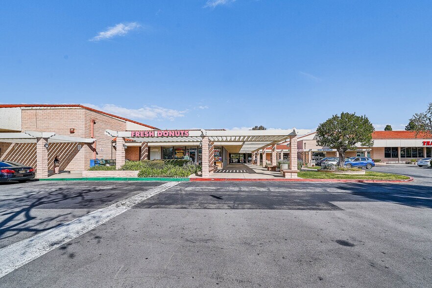 More Photos Of 409-427 E Avenida De Los Arboles, Thousand Oaks Storefront For Sale