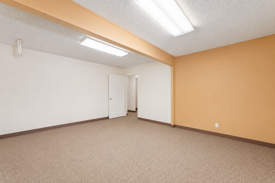 More Photos Of 235 W Pueblo St, Reno Research And Development For Sale