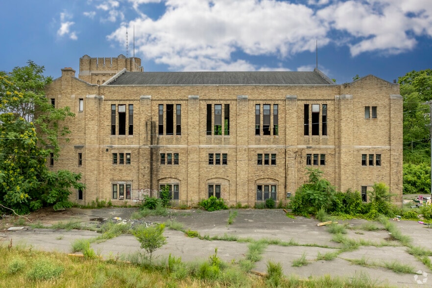 More Photos Of 1101 Chavez Dr, Flint Specialty For Lease