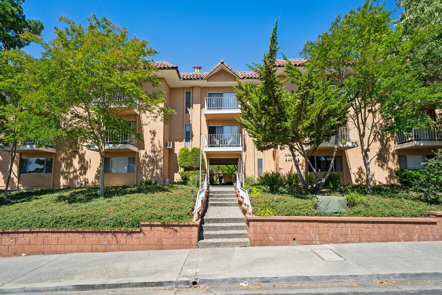 Primary Photo Of 1183 Saranap Ave, Walnut Creek Apartments For Sale