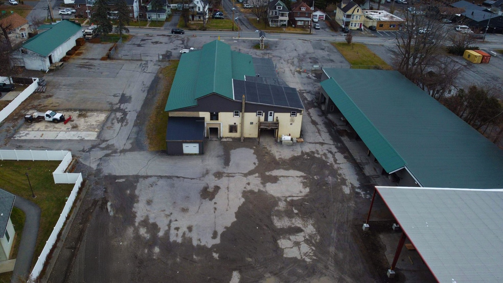 More Photos Of 1870 Hamburg St, Schenectady Freestanding For Lease