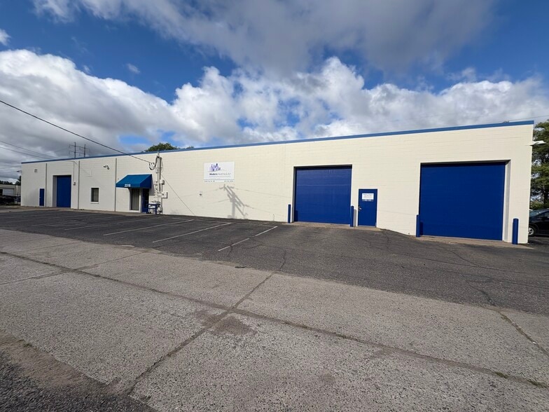 Primary Photo Of 2318 1st St NE, Minneapolis Warehouse For Sale