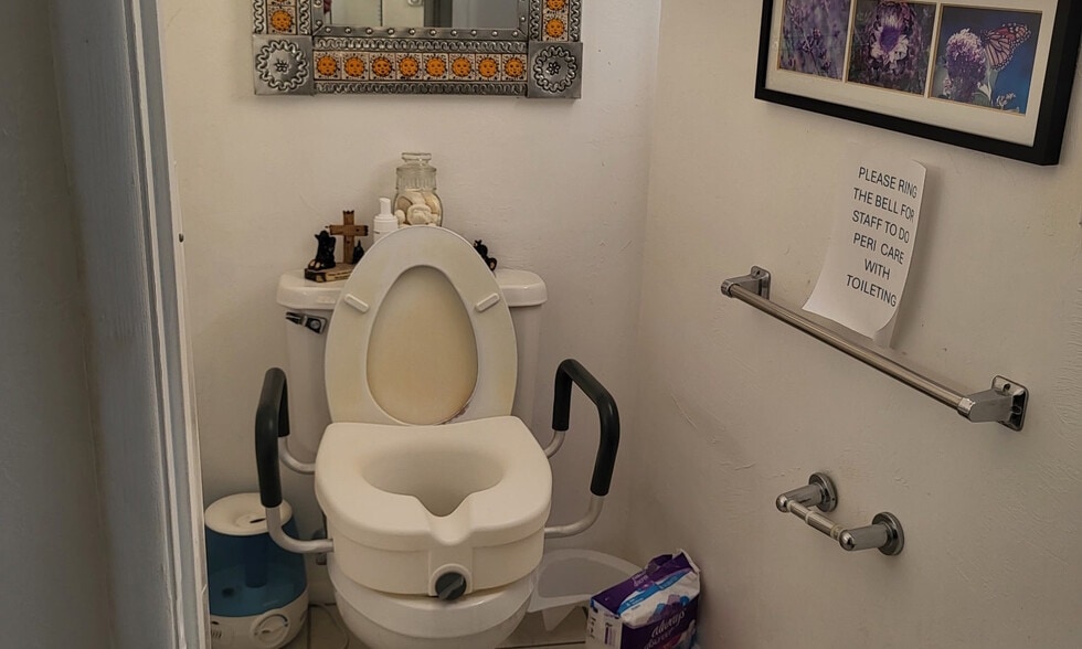 More Photos Of 710 N Mann Ave, Tucson Healthcare For Sale