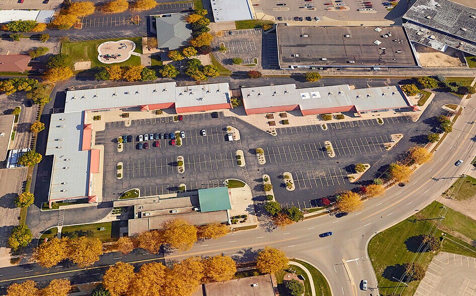 More Photos Of 1725-1734 Thierer Rd, Madison General Retail For Lease