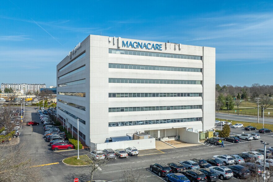 Primary Photo Of 1600 Stewart Ave, Westbury Medical For Lease