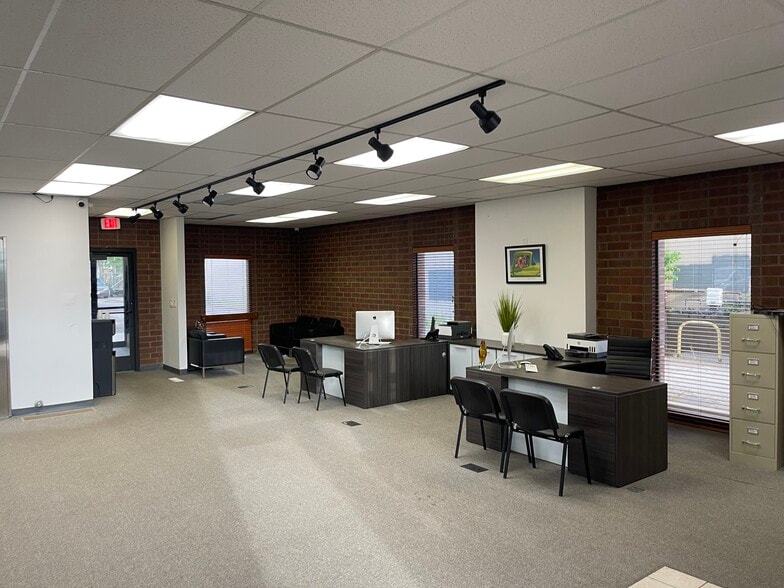 More Photos Of 1735 S 300 W, Salt Lake City Auto Dealership For Lease