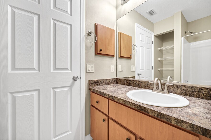 More Photos Of 1007 W 57th Ave W, Bradenton Apartments For Sale