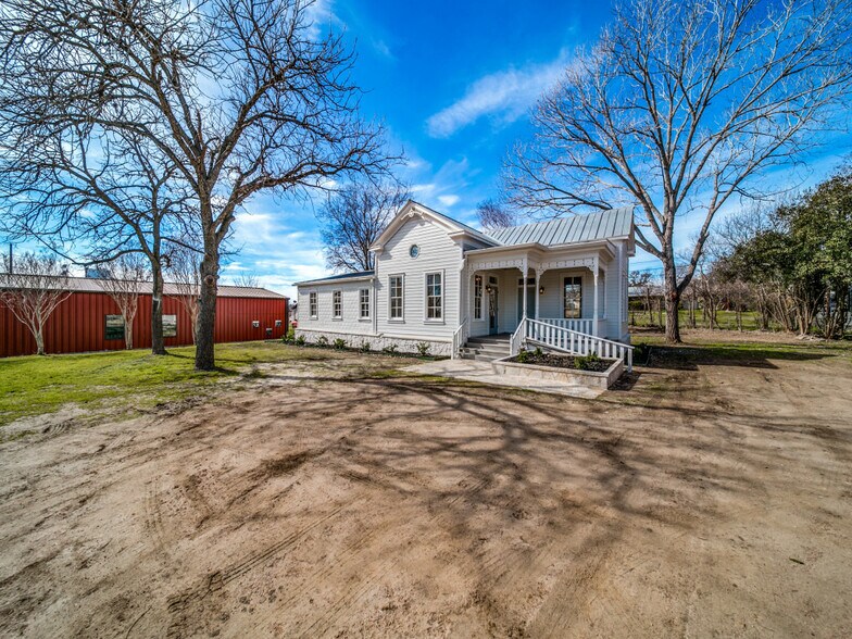 More Photos Of 824 5a-2 High St, Comfort Medical For Sale