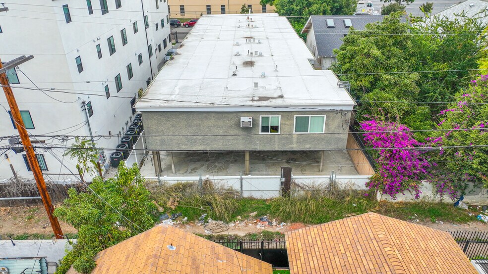 More Photos Of 1252 W 37th St, Los Angeles Apartments For Sale