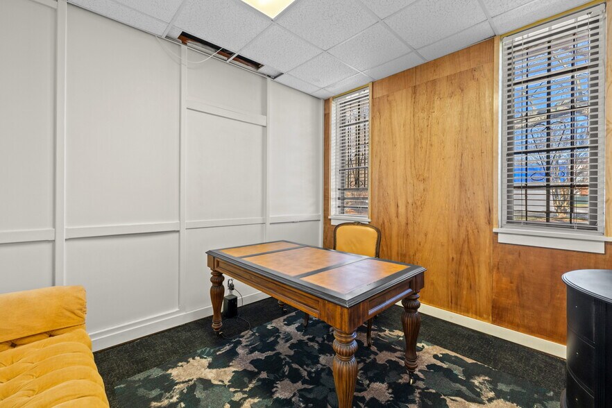 More Photos Of 325 Candler Rd, Atlanta Coworking Space