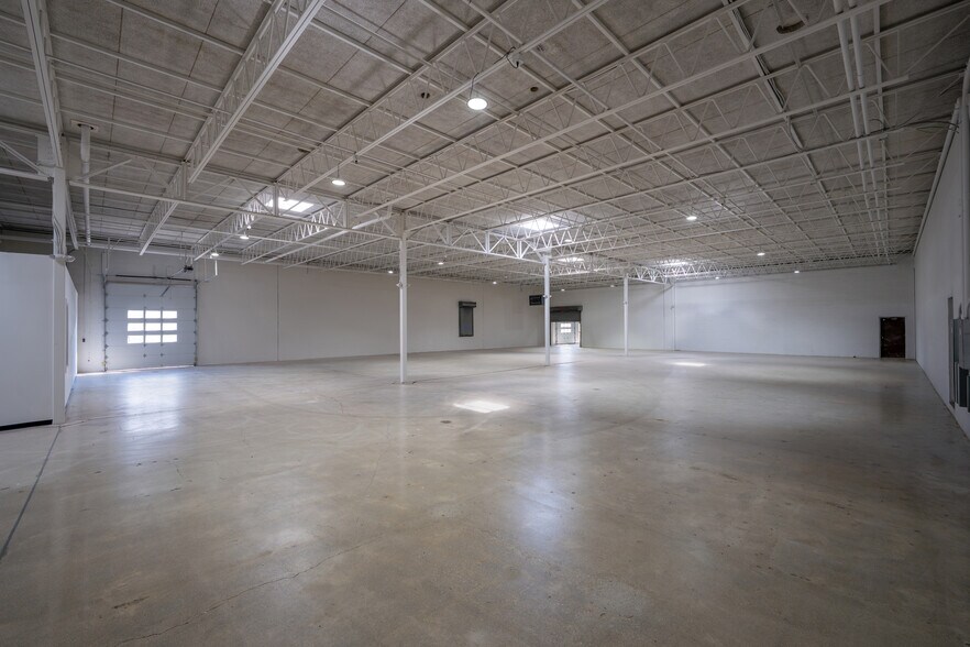 More Photos Of 985 Joyce Ave, Columbus Warehouse For Lease