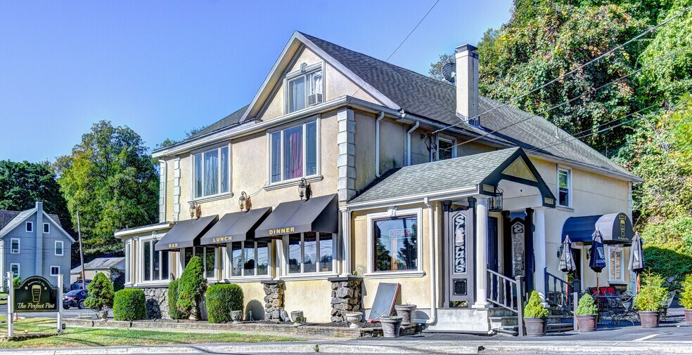 More Photos Of 337 N Liberty Dr, Tomkins Cove Restaurant For Sale