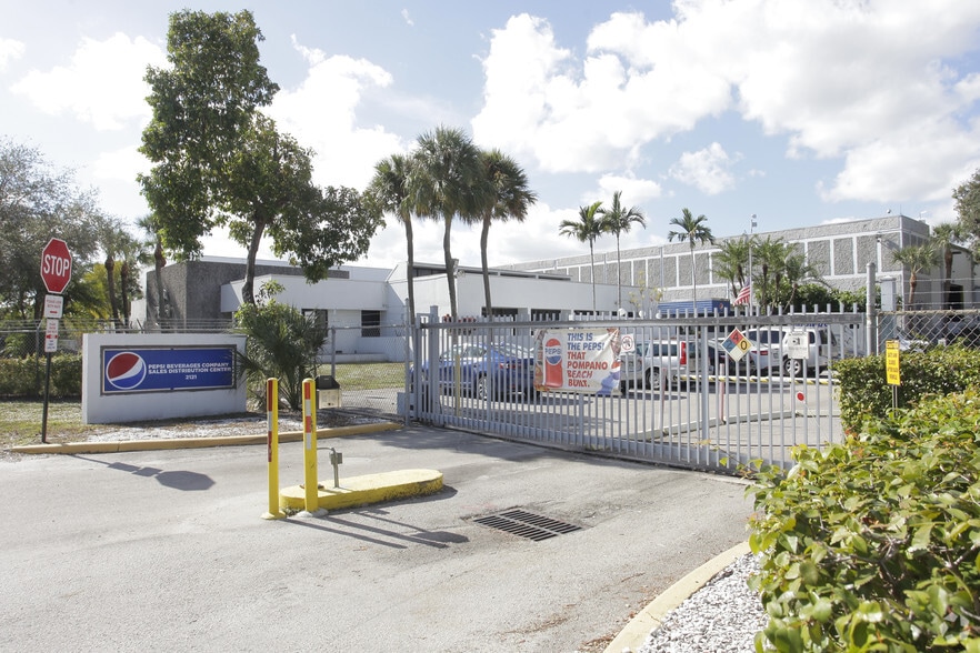 Primary Photo Of 2121 NW 15th Ave, Pompano Beach Warehouse For Lease