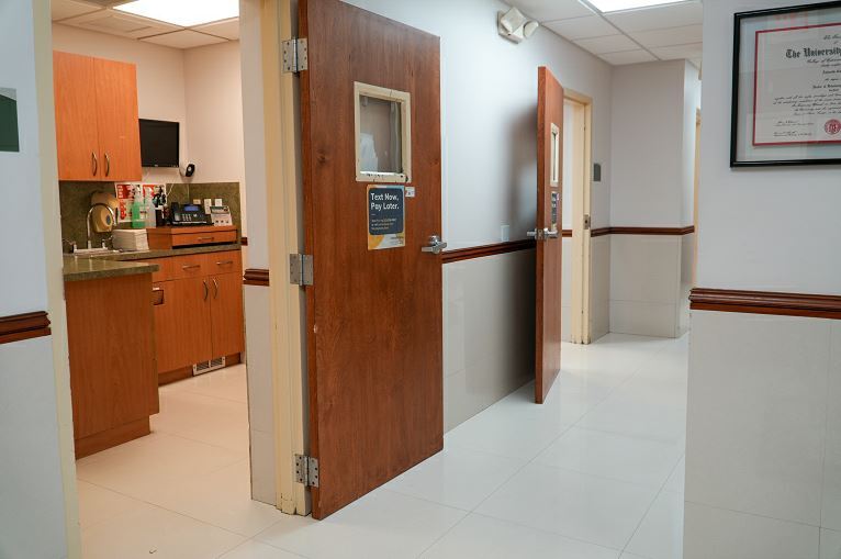 More Photos Of 9400 NW 58th St, Miami Veterinarian Kennel For Lease