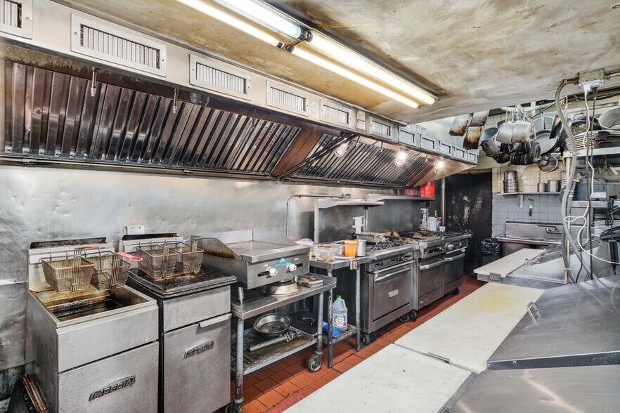 More Photos Of 2301 Fairmount Ave, Philadelphia Restaurant For Lease
