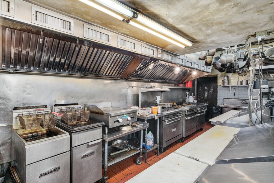 More Photos Of 2301 Fairmount Ave, Philadelphia Restaurant For Lease