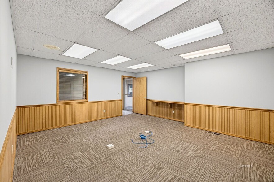 More Photos Of 975 5th St, Elko Office For Lease