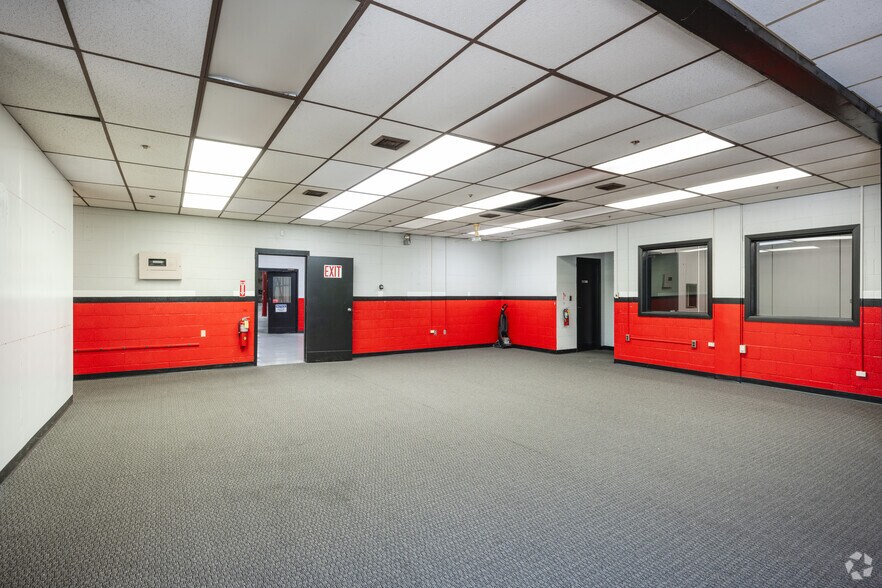 More Photos Of 90 Christ School Rd, Arden Distribution For Lease