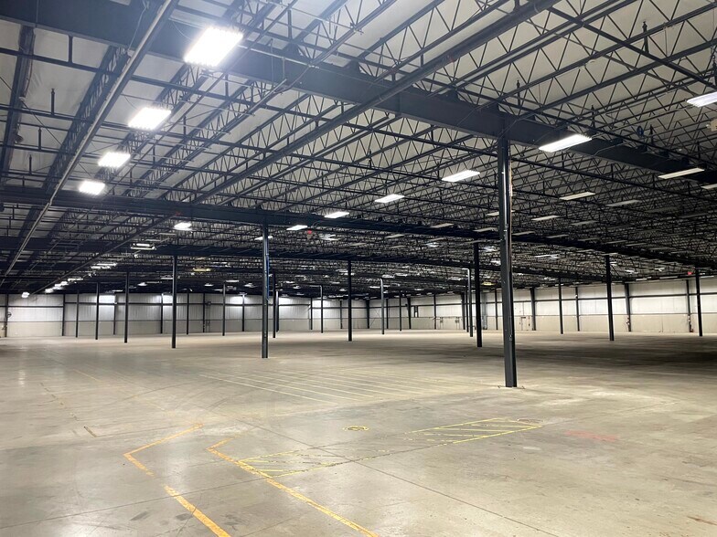 More Photos Of 600 N Stolle Ave, Sidney Manufacturing For Lease