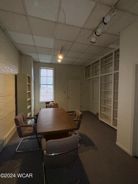 More Photos Of 28 N Main St, Kenton Office For Lease