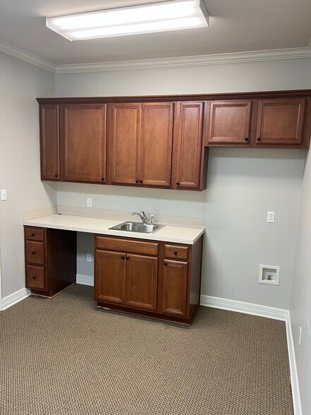 More Photos Of 7330 Fern Ave, Shreveport Medical For Lease