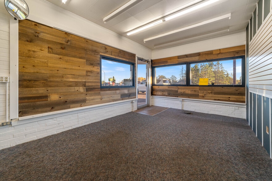 More Photos Of 1219 7th Ave, Two Harbors Convenience Store For Sale