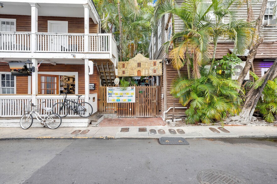 More Photos Of 4 Charles St, Key West Specialty For Lease