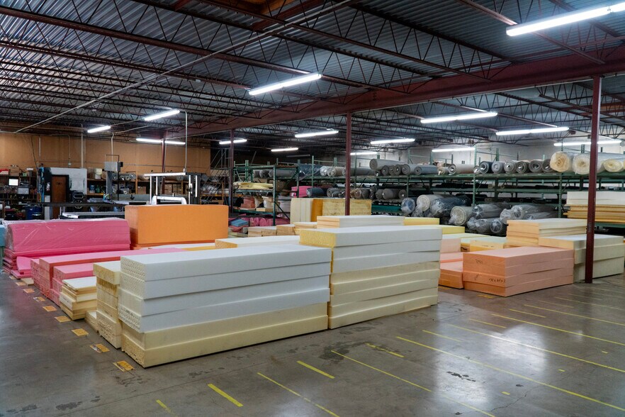 More Photos Of 3911 Woodbury Dr, Austin Warehouse For Lease