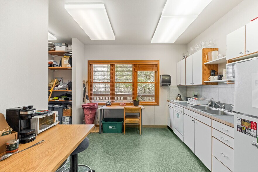 More Photos Of 1111 Rose St, Georgetown Office For Sale