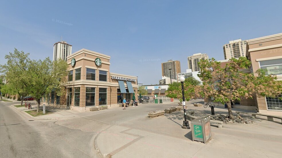481 River Av, Winnipeg, MB R3L 0C9 Retail For Lease