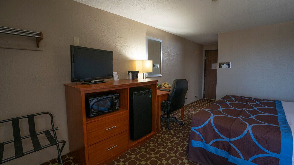 More Photos Of 2006 S Haynes Ave, Miles City Hotel For Sale