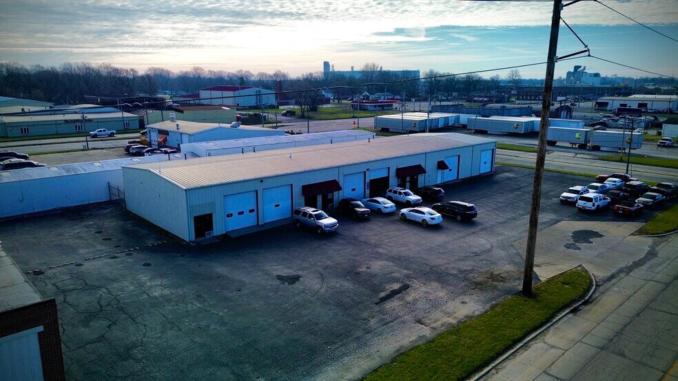 More Photos Of 1750 N 21st St, Decatur Industrial For Lease