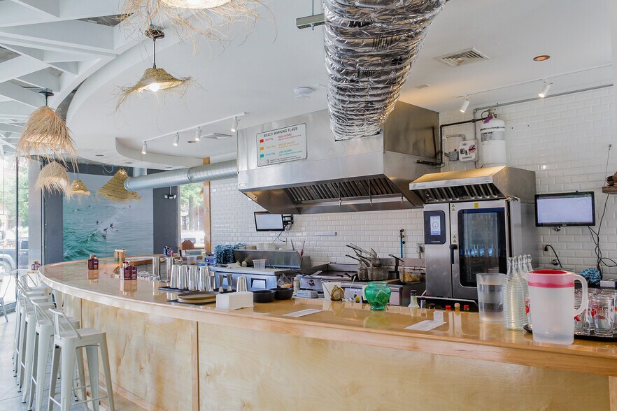 More Photos Of 210 Middle St, Portland Restaurant For Lease