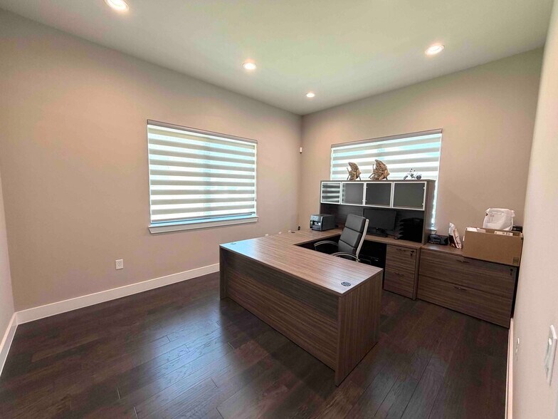 More Photos Of 4425 Plano Pky, Carrollton Medical For Sale