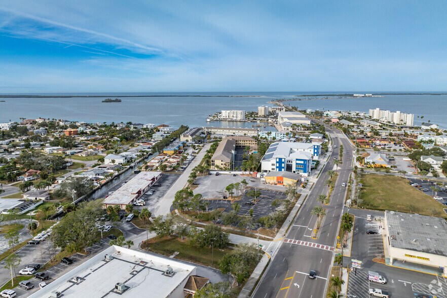More Photos Of 501-527 S Paula Dr, Dunedin Office For Lease