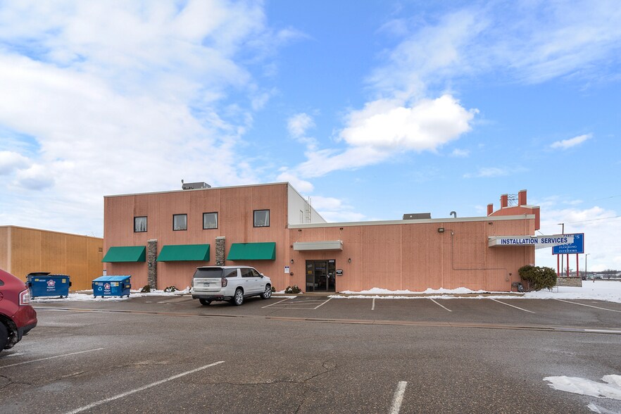 More Photos Of 2401 Highway 13 W, Burnsville Warehouse For Sale